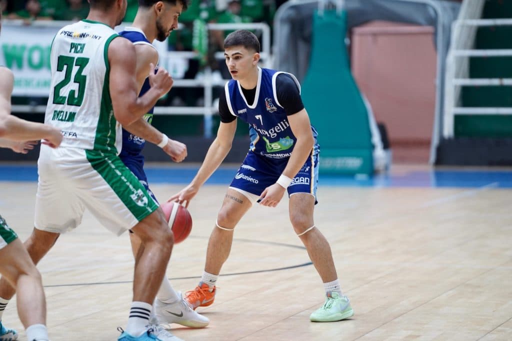 Basket serie b, Dinamo Brindisi espugna Avellino