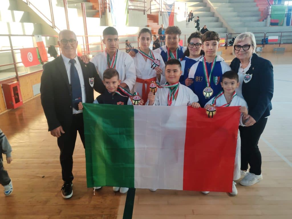 Mondiali Casoria, incetta di medaglie per la Karate Kai