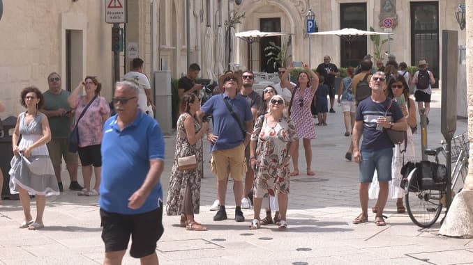 Il lungo “ponte festivo” fa registrare in città il pienone di turisti