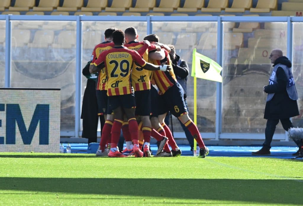 Il Lecce ritrova la vittoria al Via del Mare: battuto 2-1 il Monza