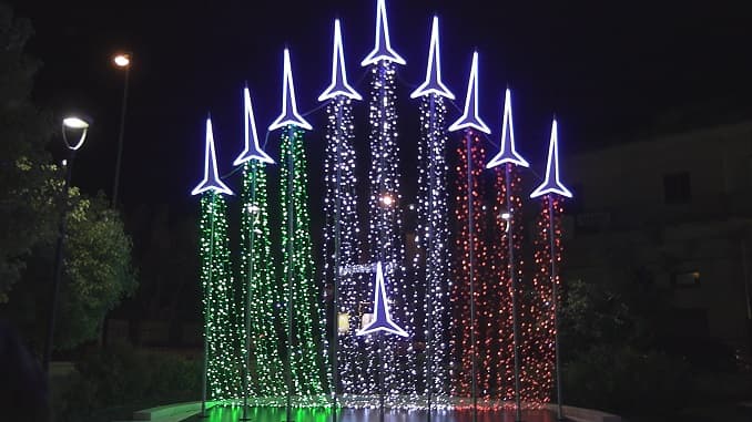 Luminarie, Frecce Tricolori, presepe di sabbia: a Scorrano un Natale magico