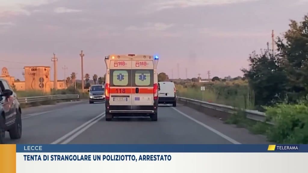 Tenta di strangolare un poliziotto, arrestato senegalese