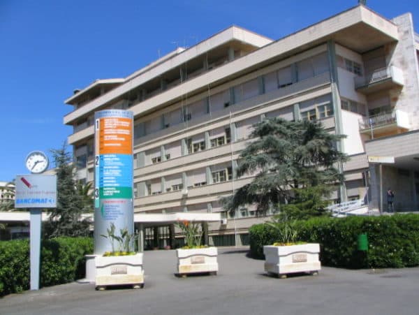 Giallo a Specchia: 22enne si presenta in ospedale con ferita d’arma da fuoco