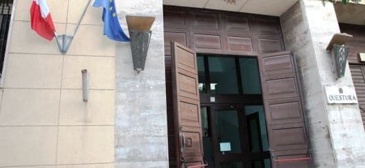 Tentata estorsione e furto: due arresti