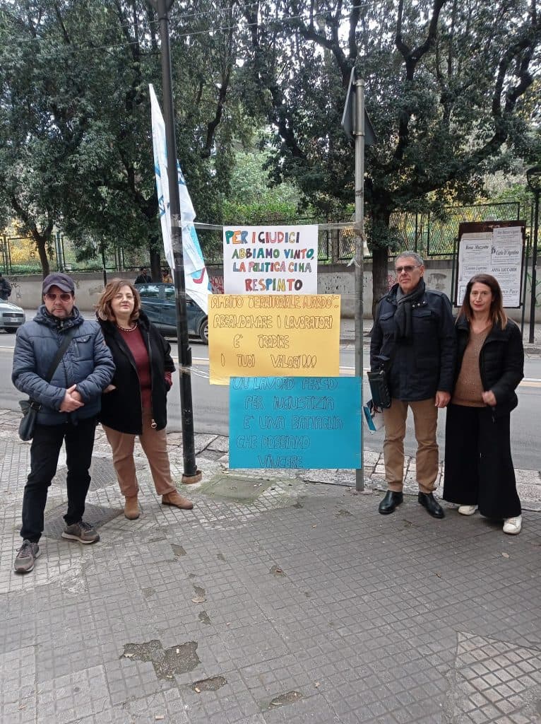 Mancato reintegro nella Rsa, sit in di Ugl davanti alla Prefettura