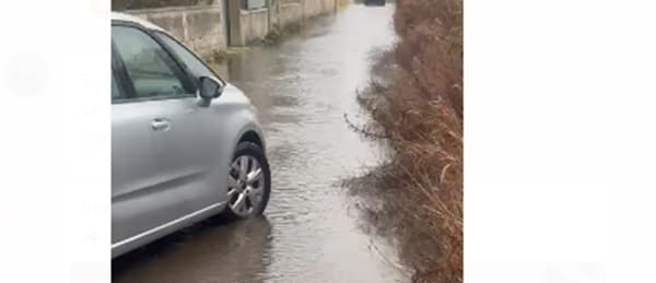 Torre Chianca, Idume “intasato”: strade come fiumi e case allagate
