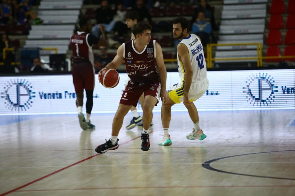 Basket A2, il Toro incerottato prova l'assalto al fortino del Verona