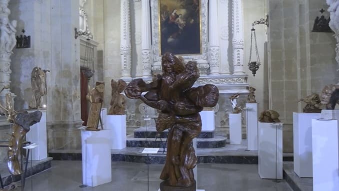 Il legno d'ulivo rivive grazie alle opere di artisti e artigiani salentini