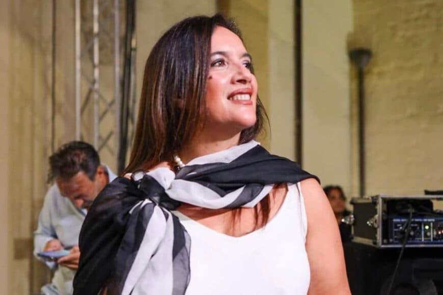 Lite con sindaca durante la riunione per la festa patronale: parroco accusa malore