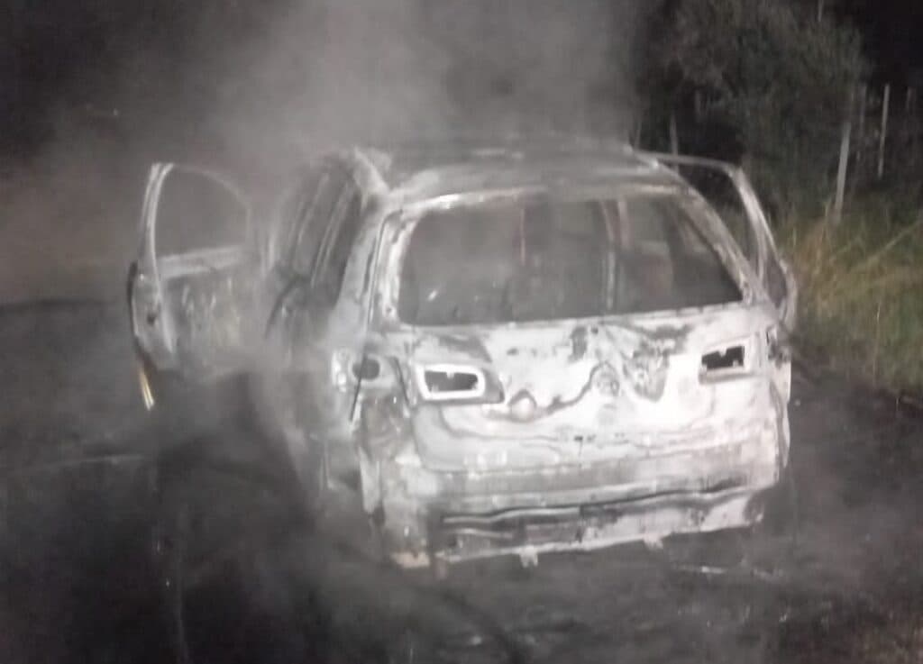 In fiamme l'auto utilizzata per mettere a segno le rapine nel Sud Salento