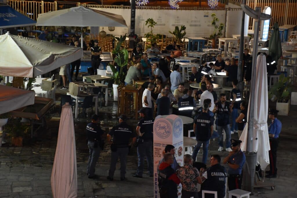 Occupazione abusiva box del mercato ittico di Gallipoli: undici indagati