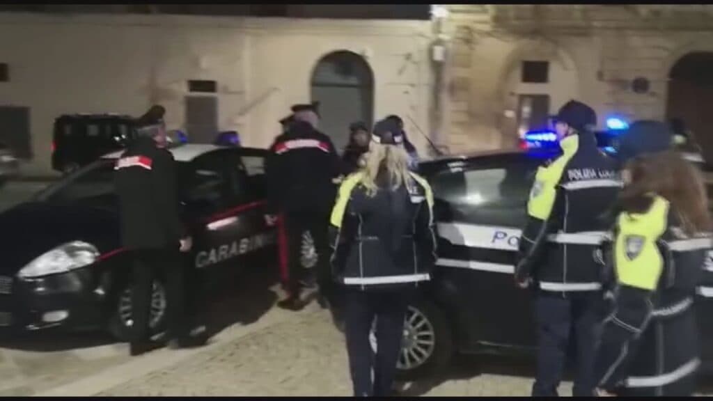 Cutrofiano, minaccia i commercianti durante un mercatino: in carcere pregiudicato