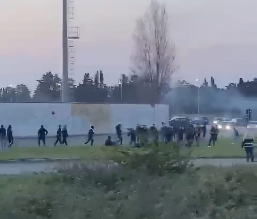 Scontri tra tifosi a Trepuzzi dopo la partita contro il Locorotondo
