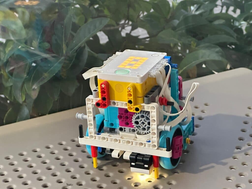 Robot autonomi nella First Lego Challenge League, in finale i salentini ForeDeCapu