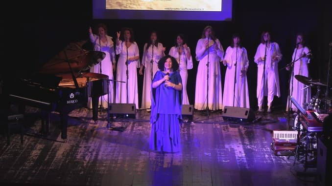 Musica, speranza, solidarietà: Tyna Maria incanta il Paisiello
