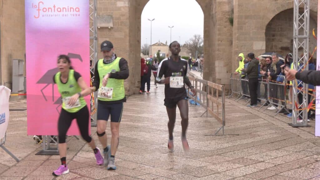 Sport e natura, più di mille podisti alla mezza maratona di Acaya