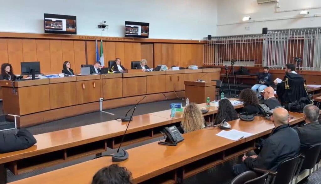 Il processo “case popolari” alle battute finali: la giornata delle arringhe difensive