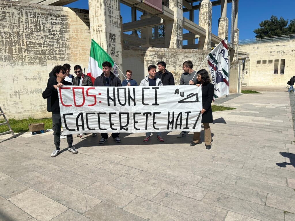 “Siamo scomodi”. Azione universitaria protesta dopo il no all'Associazione