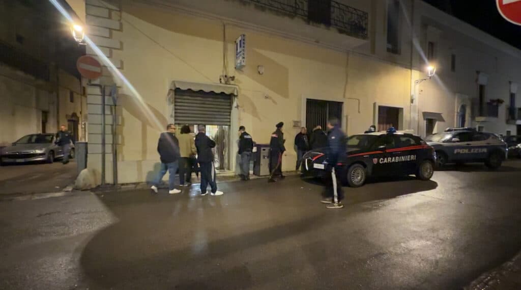 Tentata rapina ad una tabaccheria sfocia nel sangue: picchiato il titolare
