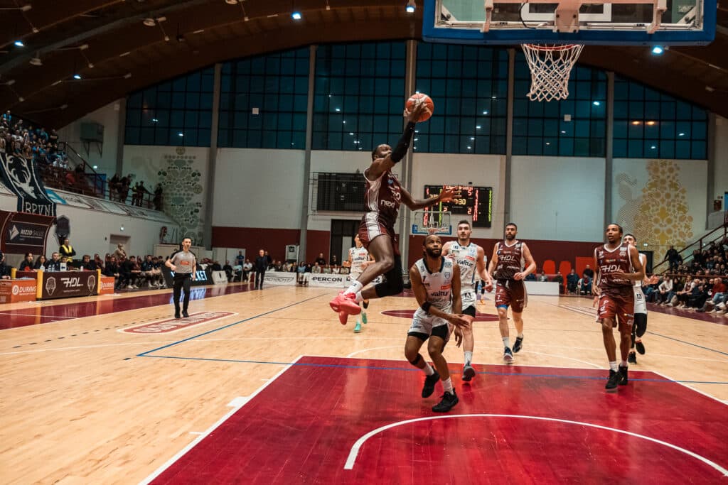 Basket A2, il Brindisi si aggiudica il derby ma Nardò cade con onore