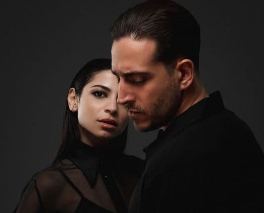 Federica Buda e Mike Violinist: una nuova energia per "Viva la Vida"