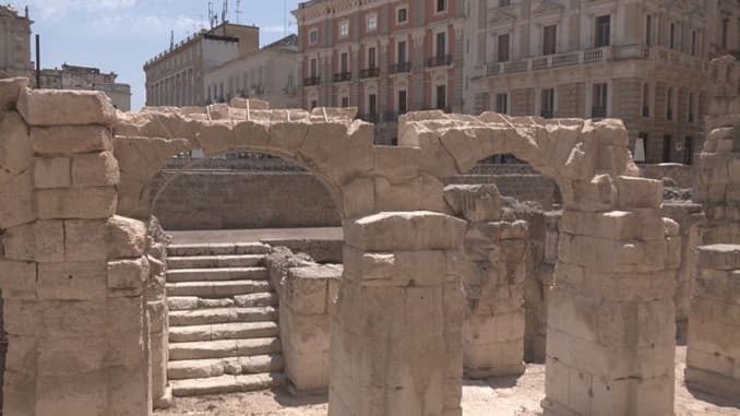 Anfiteatro romano, primo giorno di visite per leccesi e turisti