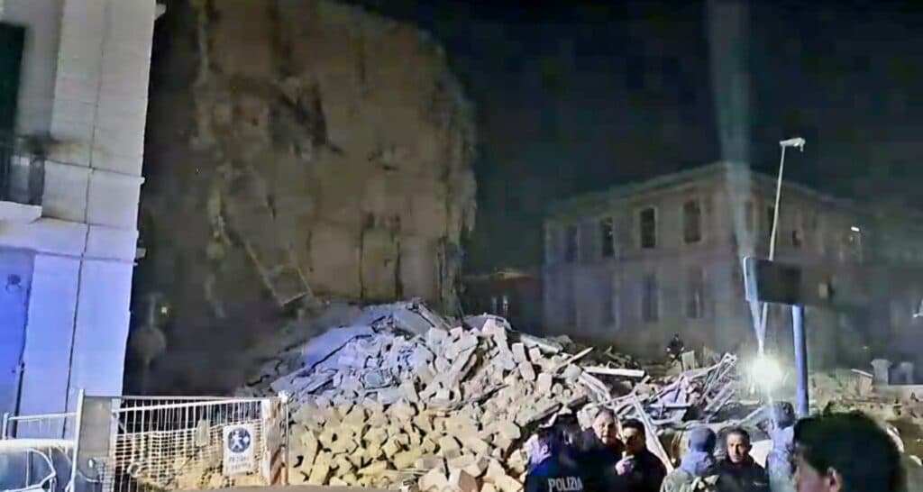 Crollo palazzina a Bari, 18 sfollati sistemati in una struttura dell'Adisu