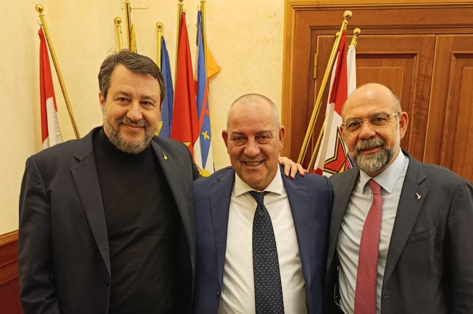Il consigliere Russo passa dal Movimento Regione Salento alla Lega. Greco (Mrs): “Rinunci alla presidenza della commissione consiliare”