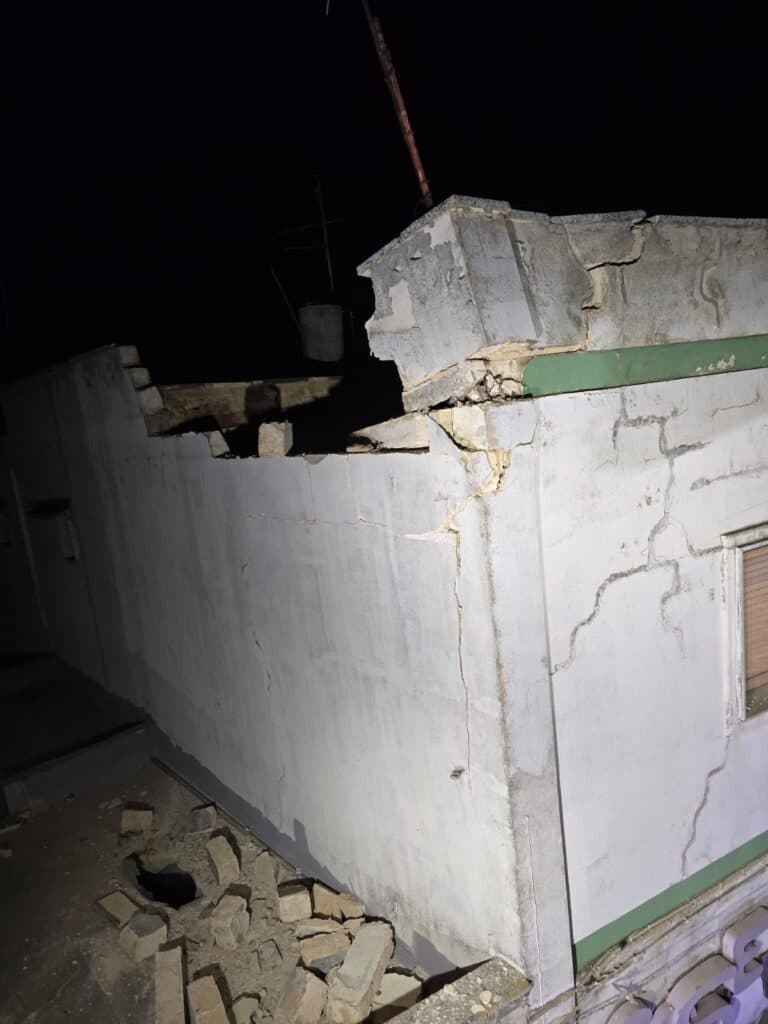 Collepasso, boato nella notte crolla un'abitazione