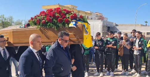 Lacrime e dolore per l'ultimo saluto a Graziano Fiorita