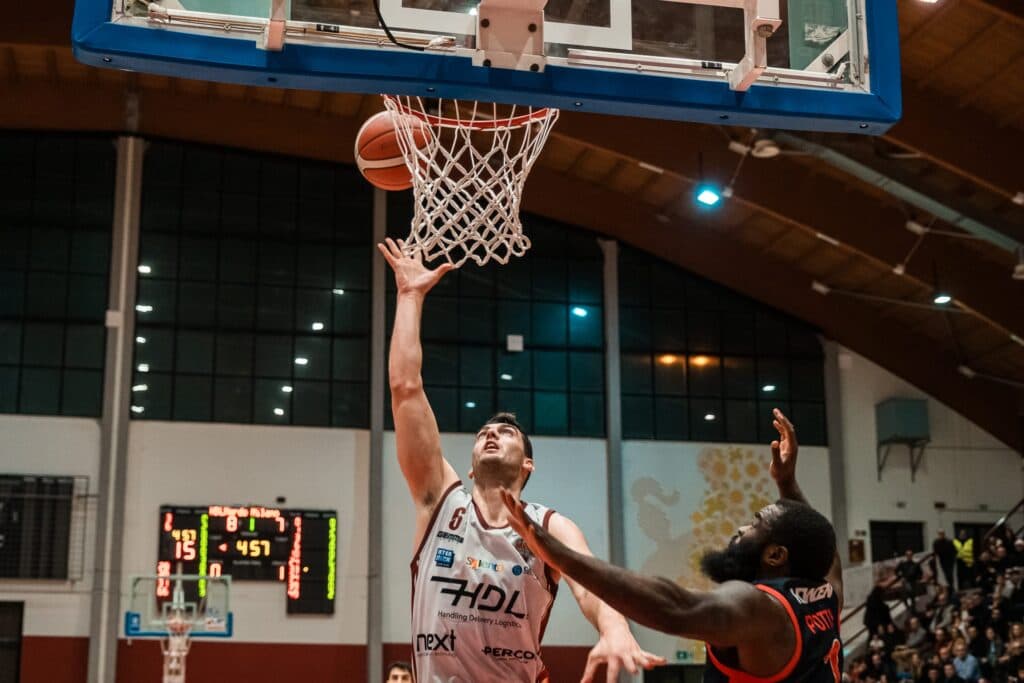 Basket A2, Notte fonda per il Toro a Livorno