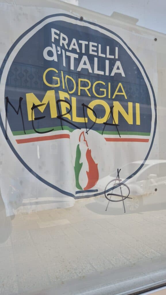 Martano, Sede FdI vandalizzata durante il corteo per il 25 Aprile