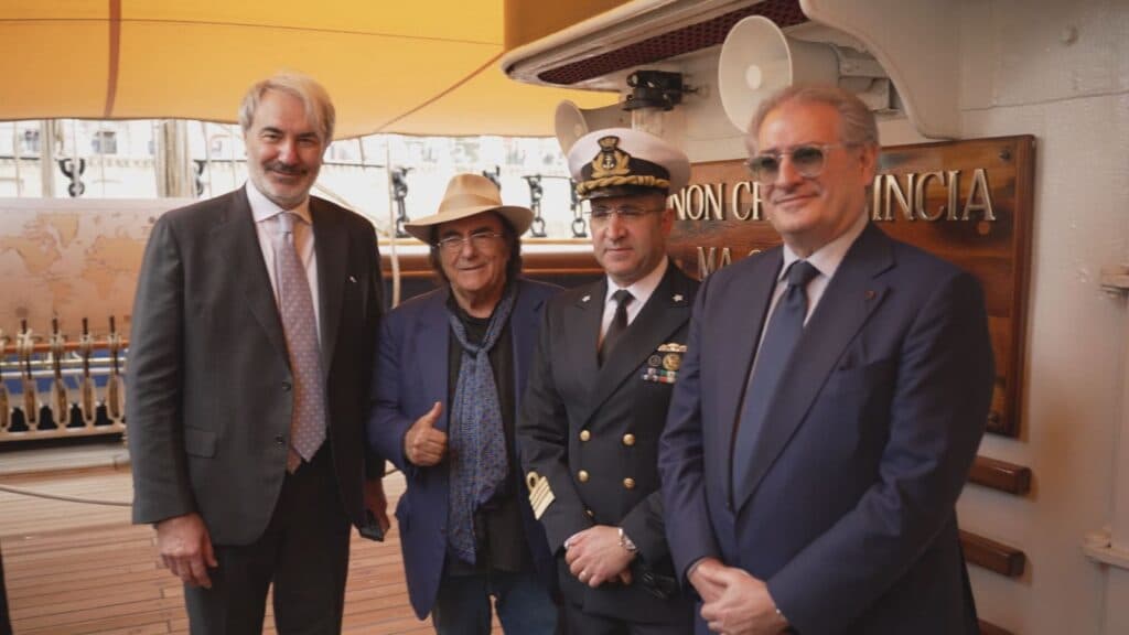 Albano sulla nave Amerigo Vespucci tra selfie e saluti