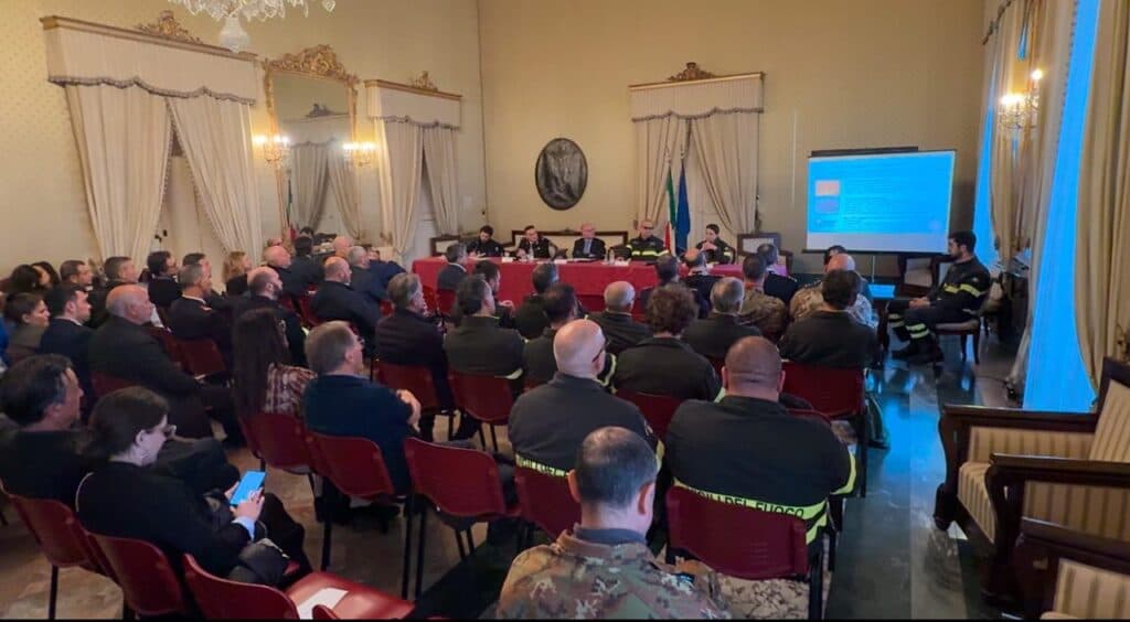 Prevenzione incendi boschivi, il prefetto di Lecce convoca i sindaci