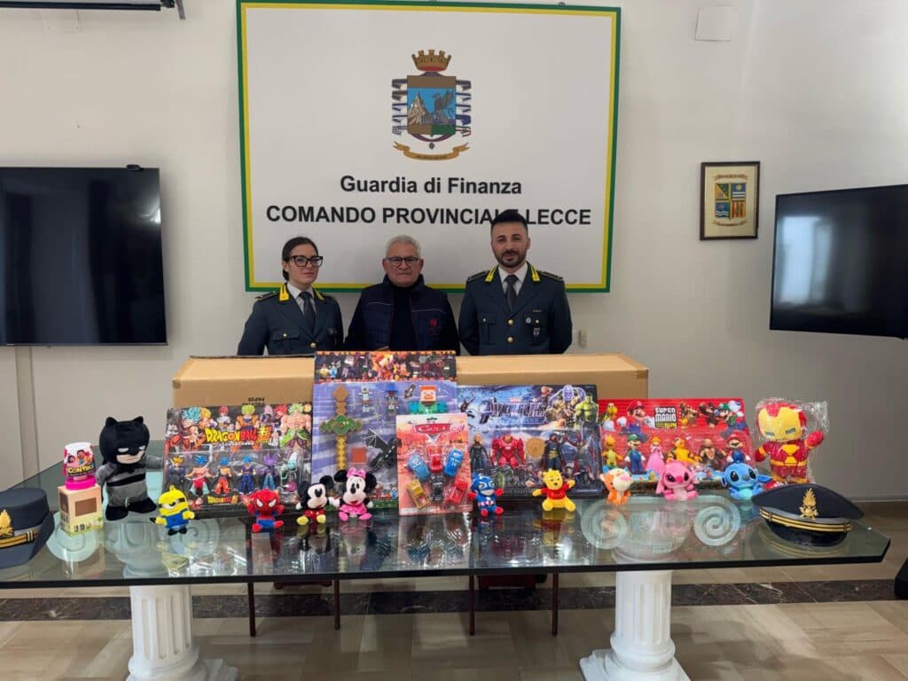 Lecce, giocattoli sequestrati dalla guardia di finanza donati alla Caritas
