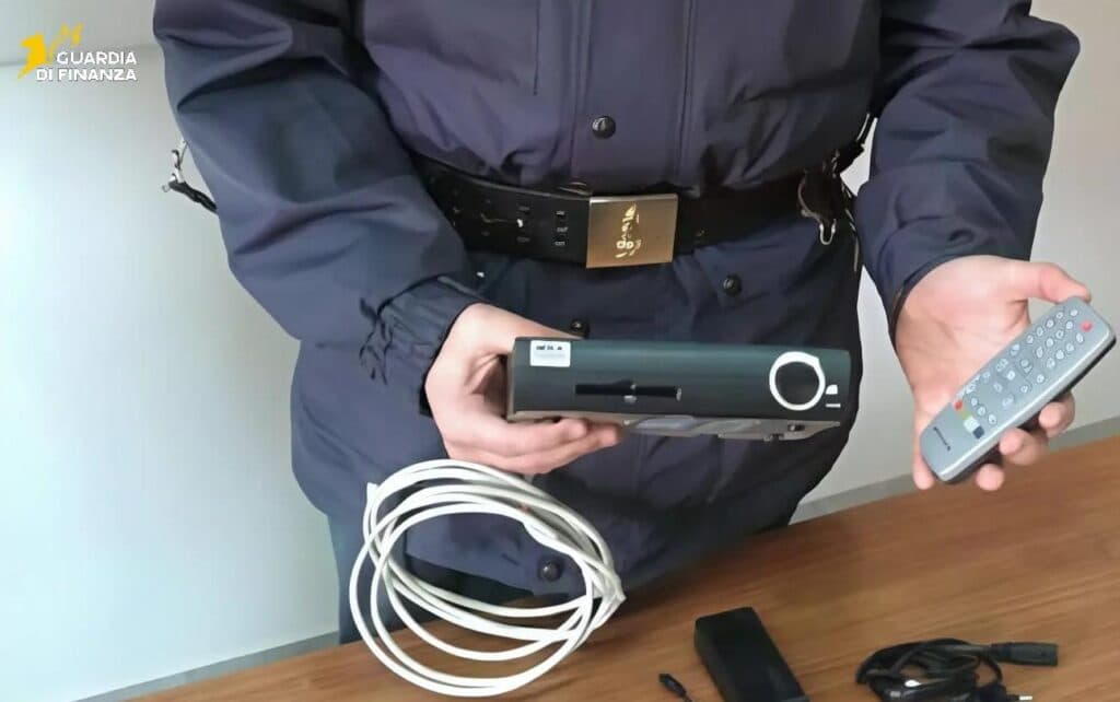 Scoperta maxi frode del “pezzotto”, oltre 2.300 utenti sanzionati in tutta Italia