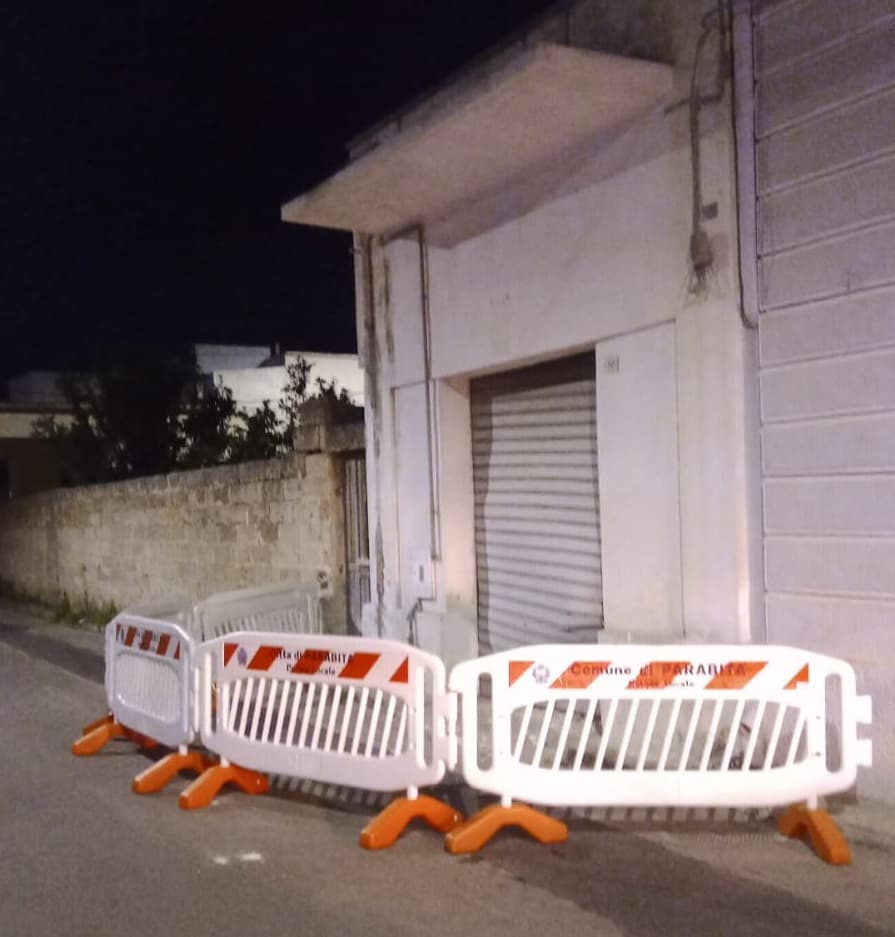 Parabita, crolla solaio in via Muia: nessun ferito