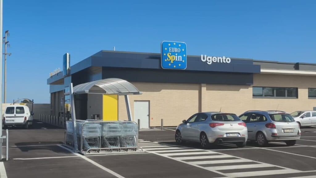 Ugento, banda del buco in azione all'Eurospin
