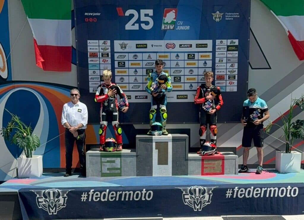 Moto, weekend perfetto per il giovane Colazzo: tre vittorie e primato in classifica