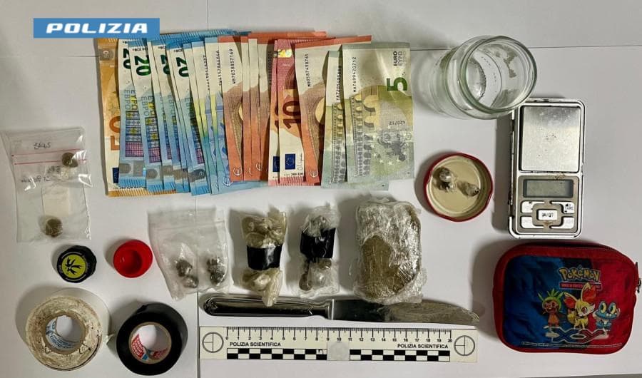 Galatina, hashish in casa e nella microcar: arrestato 16enne