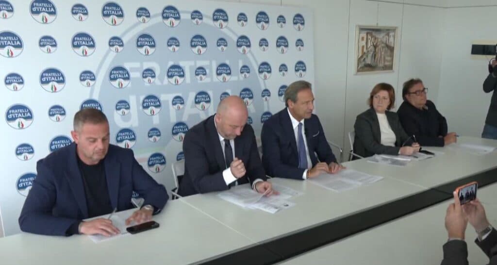 "Agricoltori pugliesi dimenticati da Emiliano": FdI chiede la convocazione del Consiglio regionale