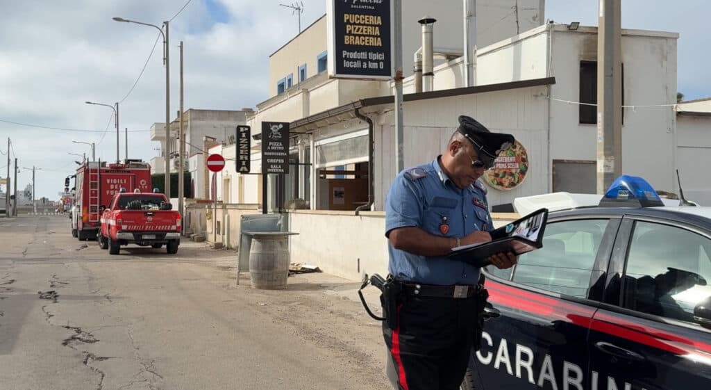 Fiamme all’alba in un ristorante di Torre San Giovanni: si sospetta matrice dolosa