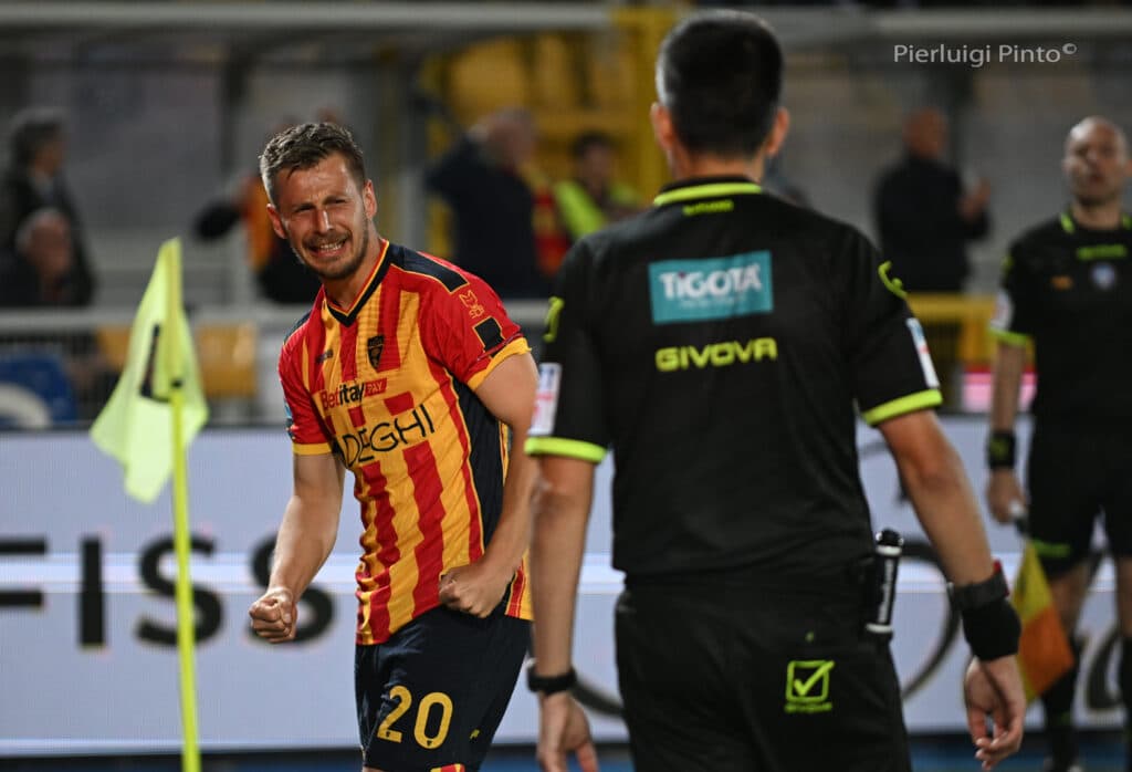 Lecce, per Ramadani pochi minuti con l'Albania. Si riflette sul suo contratto