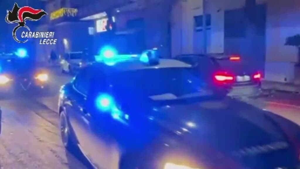 Traffico di droga, estorsioni e armi: 107 indagati