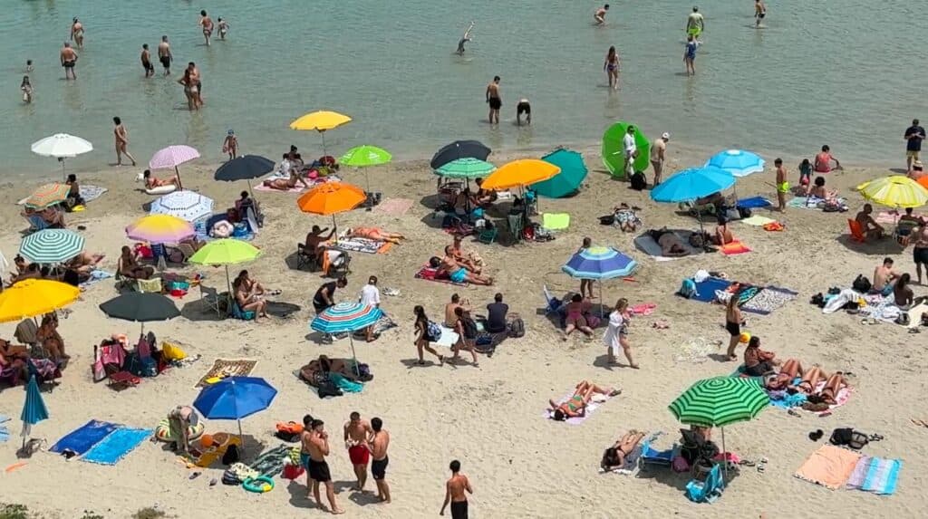 Estate anticipata nel Salento: spiagge affollate e temperature bollenti