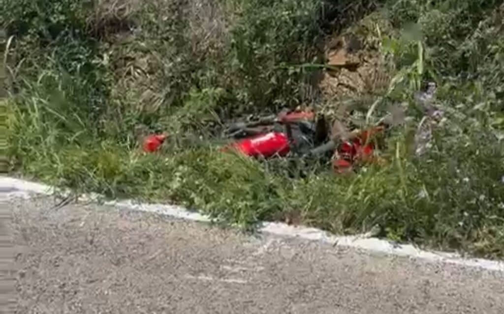 Tragico schianto in moto, muore 62enne. È caccia all'auto pirata