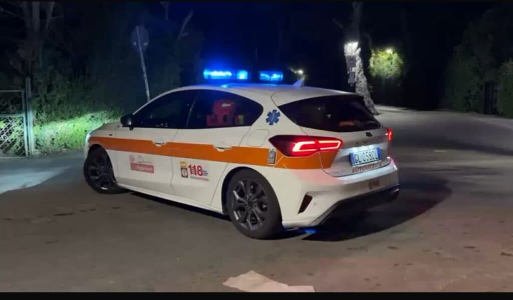 Scontro tra una moto e un'auto: muore un giovane centauro