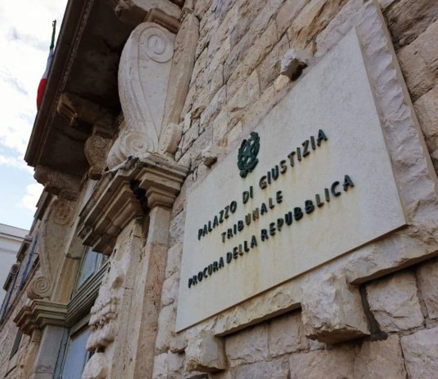 Uccise la moglie a coltellate in presenza dei figli, ergastolo per Luigi Leonetti