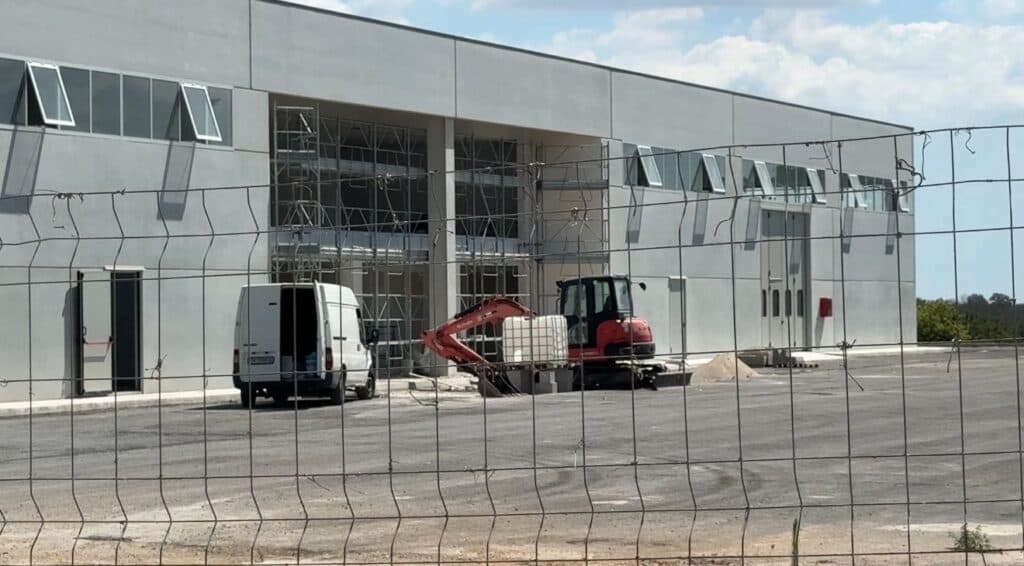 Colpo notturno in un'azienda di Collepasso: rubati cavi per 80mila euro