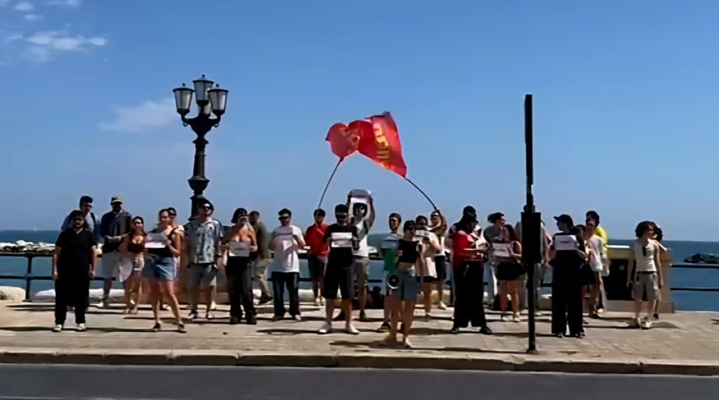 Protesta studenti universitari a Bari: no al nuovo bando Adisu che innalza trattenute